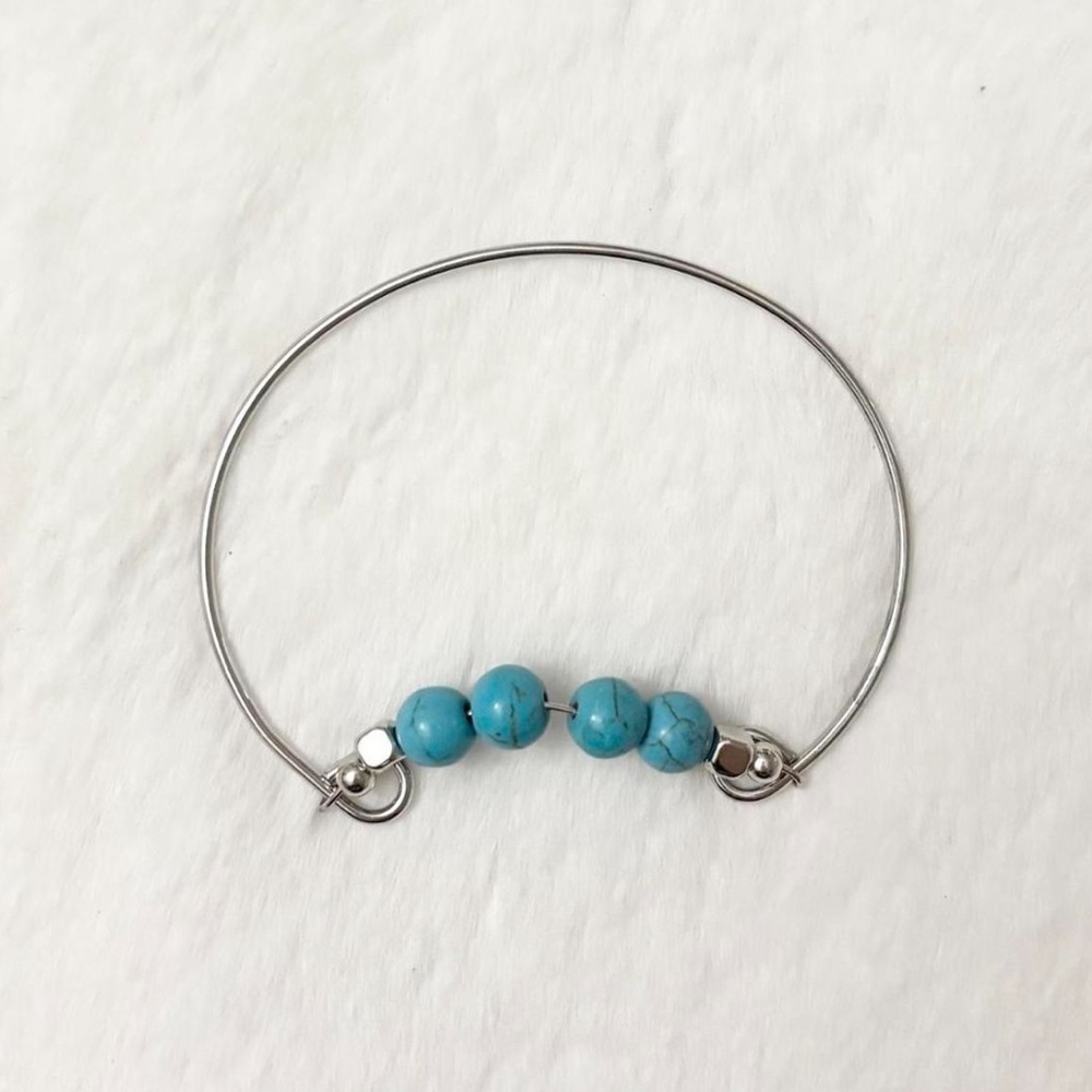 5/$15 🩷 MUST BUNDLE Silver Bangle Bracelet with Turquoise Beads